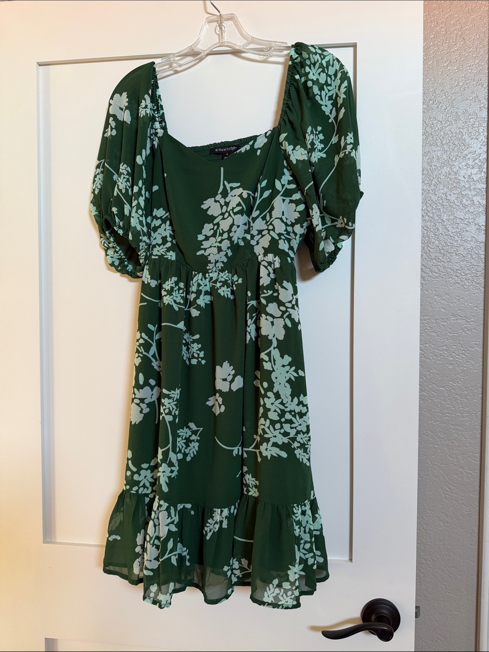 41 Hawthorn Green Floral Puff-Sleeve Midi Dress